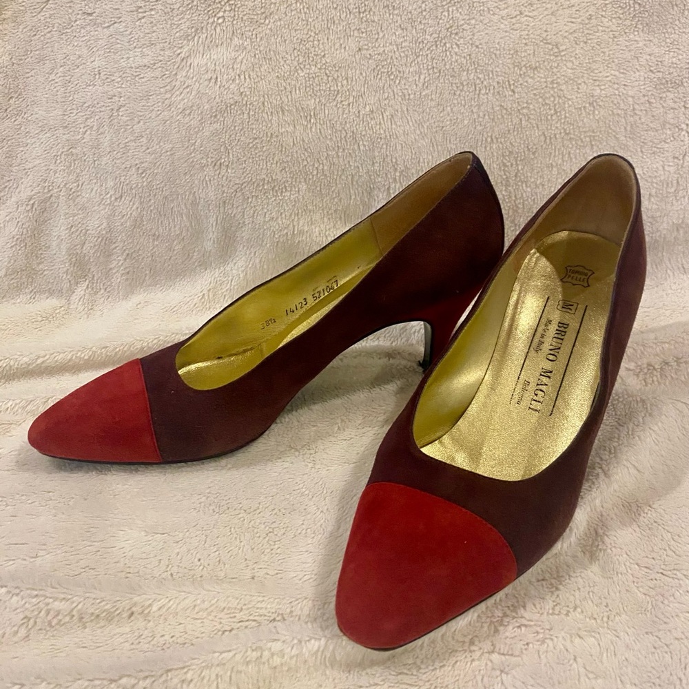 Bruno Magli Women's Red and Burgundy Pumps
Made in Italy size 38 1/2